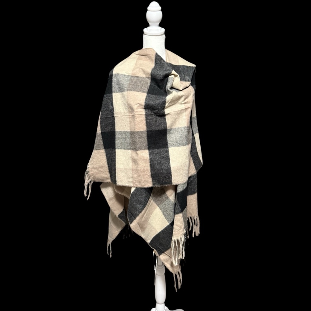 Pretty Persuasions Reversible Black,Tan and Cream Wrap With Fringe-NWT